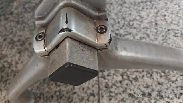 “被吓到了<strong></p>
<p>一个比特币多少钱</strong>，有点痛还特别尴尬”，事发上海一地铁站，乘客坐上去瞬间懵了