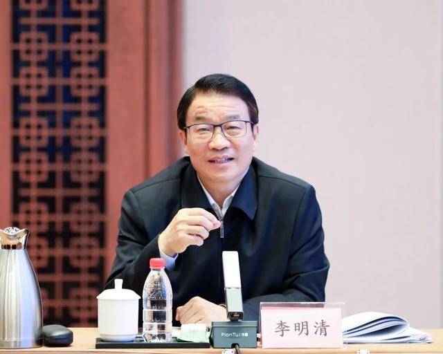 中央批准<strong></p>
<p>比特币多少钱一个</strong>,陈新武、张伟履新职