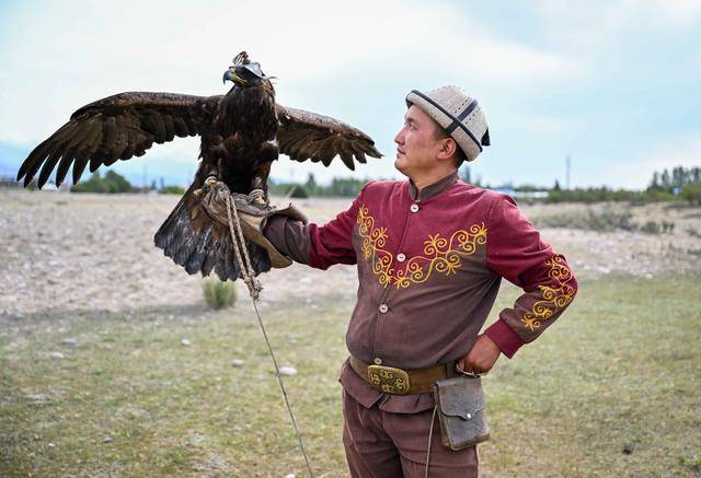 青年说 | 到中亚<strong></p>
<p>比特币目前价格</strong>，奔赴一场激动人心的“探秘”