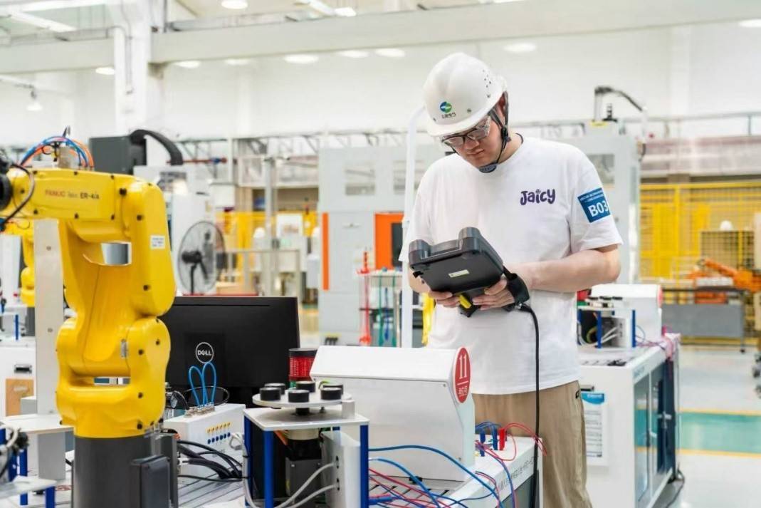 上海机器人系统运维选手集训有序推进<strong></p>
<p>比特币目前价格</strong>,“破阵”指日可待