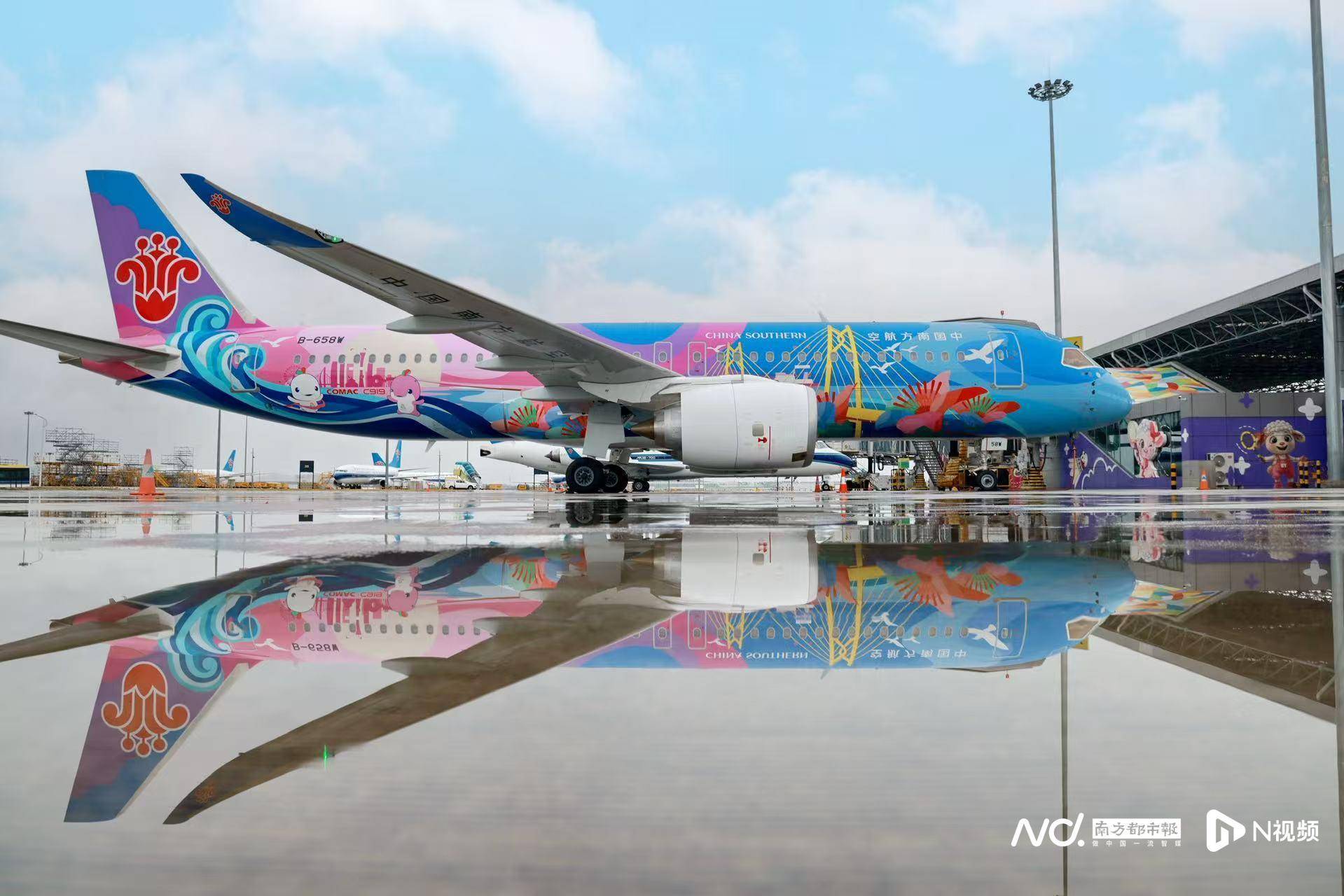 广州白云机场起飞<strong></p>
<p>比特币多少钱一枚</strong>!国内首架C919全运会主题彩绘机首航