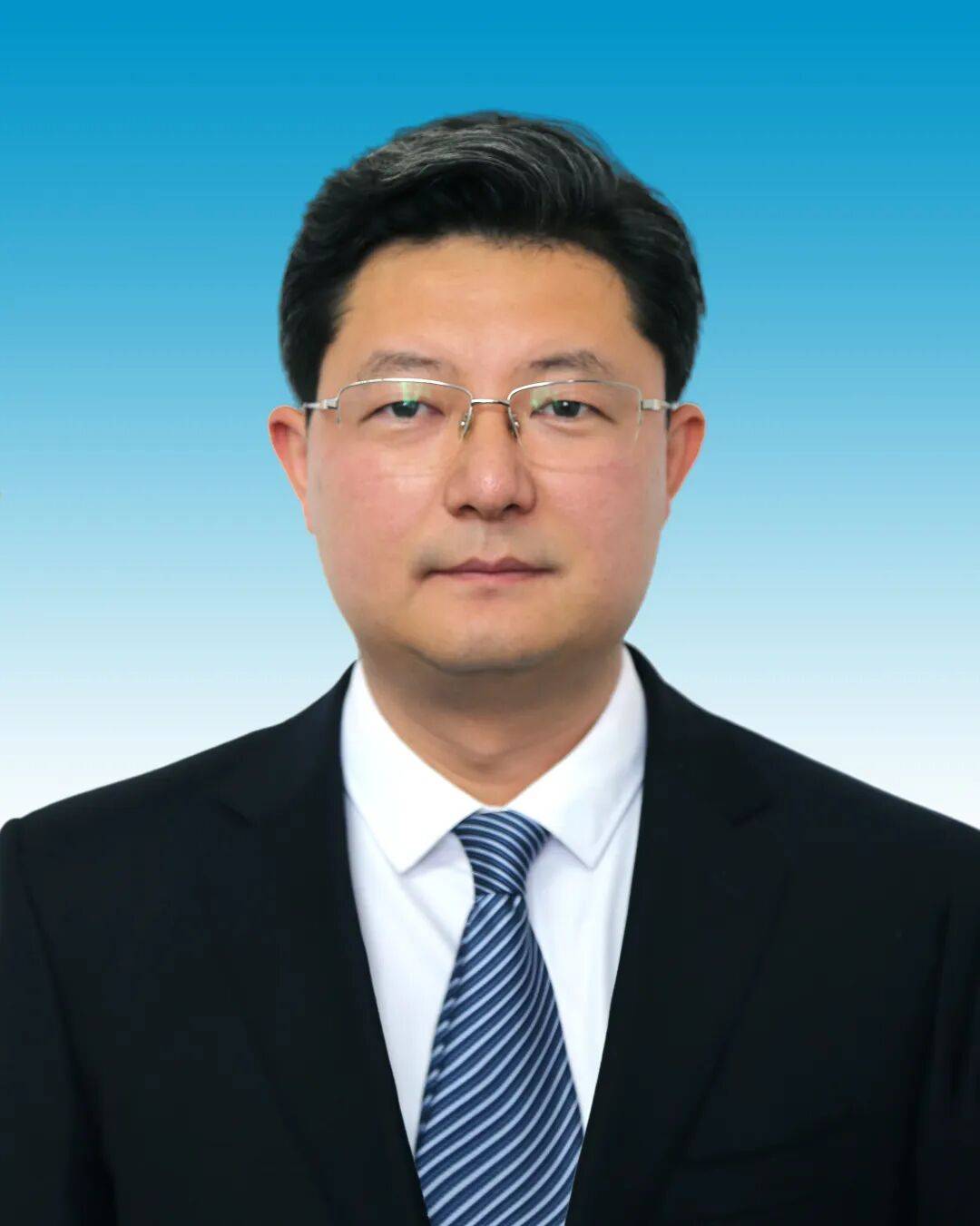 生于1985年<strong></p>
<p>今天比特币价格</strong>，赵鲁主动投案