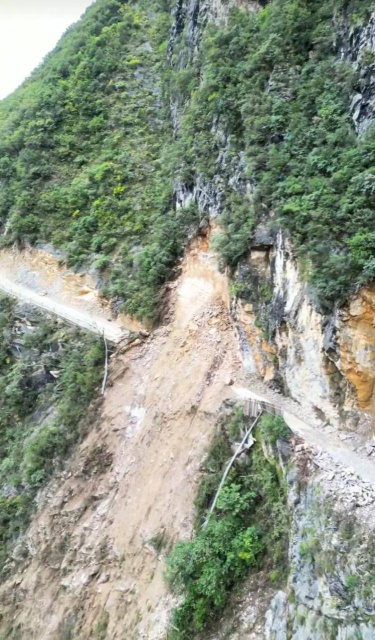 重庆网红“挂壁公路”垮塌<strong></p>
<p>今天比特币价格</strong>,附近村民外出绕行已半月盼修复,当地:已完成排危,正在修