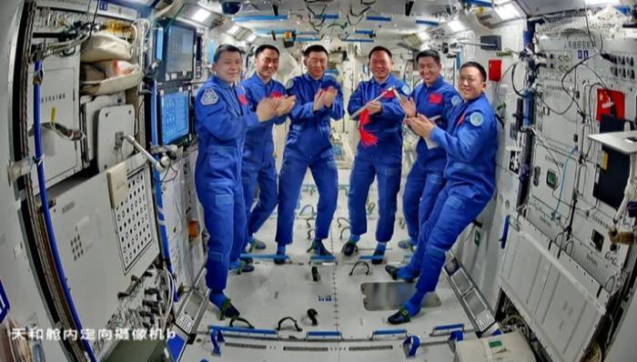 疑似遭空间微小碎片撞击<strong></p>
<p>今天比特币价格</strong>,神舟二十号返回任务将推迟进行