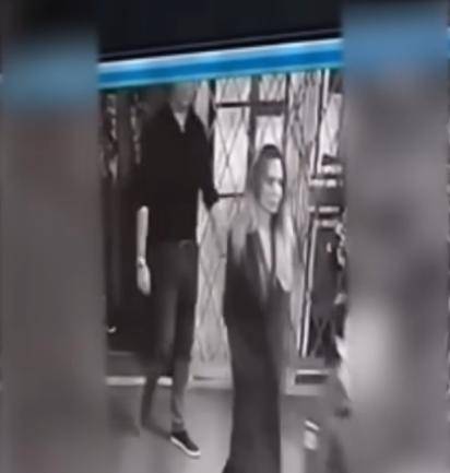 安吉丽娜·朱莉访乌<strong></p>
<p>比特币现在多少钱</strong>,保镖被带走