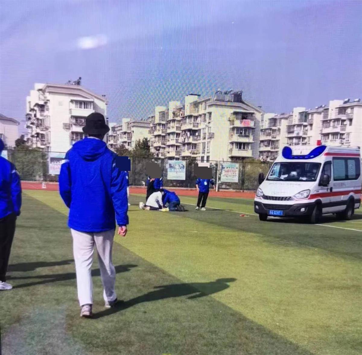 南京一学生在运动会上跑200米时倒地去世<strong></p>
<p>比特币总市值</strong>,官方:深感痛心,已与亲属沟通妥善处理