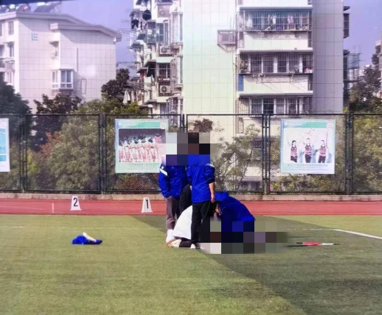 南京一学生在运动会上跑200米时倒地去世<strong></p>
<p>比特币总市值</strong>,官方:深感痛心,已与亲属沟通妥善处理