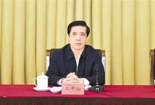 大搞权钱交易、权色交易<strong></p>
<p>比特币总市值</strong>!内蒙古自治区政协原党组副书记、副主席王中和被公诉