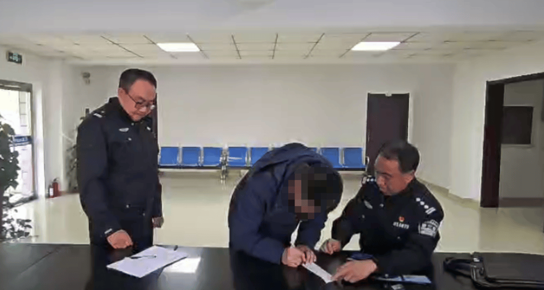 8人穿“警服”为婚礼开路?后续来了<strong></p>
<p>比特币总市值</strong>!