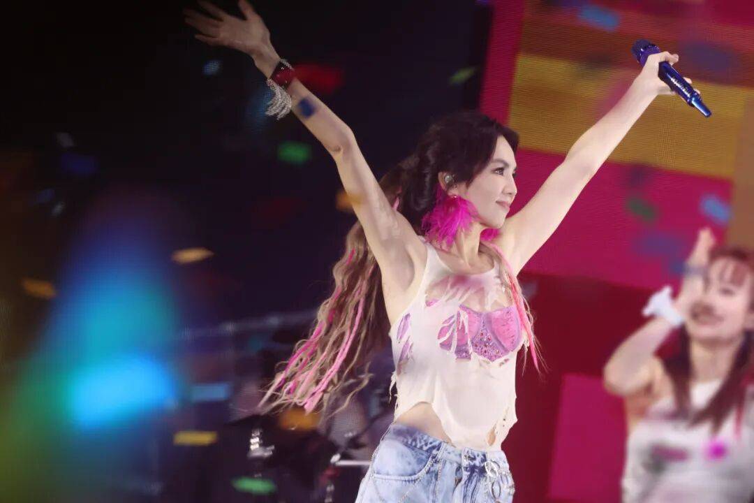 陈嘉桦<strong></p>
<p>比特币交易今日价格</strong>,不慌不忙的惊艳