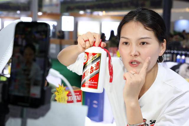 飞天茅台快逼近1499元<strong></p>
<p>比特币网站</strong>了