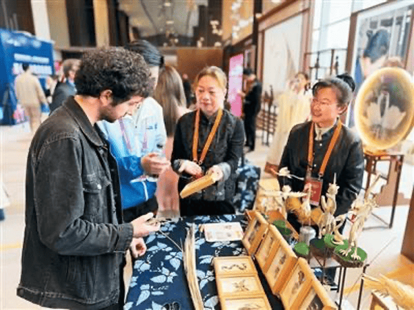 马克龙一路追着它俩<strong></p>
<p>比特币网站</strong>,抢先一步要访华!