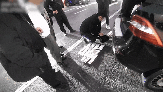 上门取走19万元<strong></p>
<p>比特币兑人民币</strong>，杭州一西装革履“金融专员”被抓！在高速服务区被抓，车上塞满现金