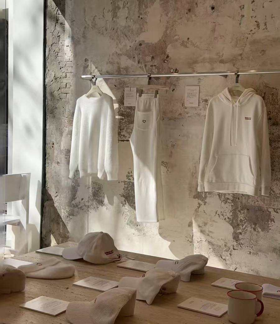 法国人在上海开店<strong></p>
<p>比特币十年价格走势图</strong>,只卖白色衣服竟然火了丨上海滩上洋掌柜