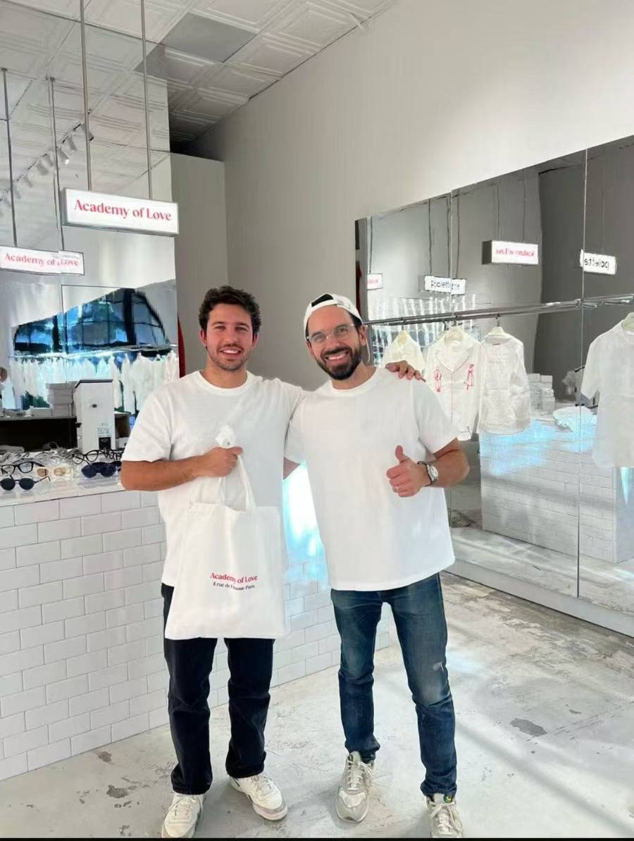 法国人在上海开店<strong></p>
<p>比特币十年价格走势图</strong>,只卖白色衣服竟然火了丨上海滩上洋掌柜