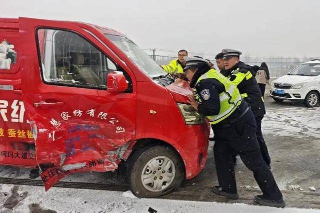 外交部发言人毛宁点赞山东德州交警<strong></p>
<p>比特币价格走势图</strong>!