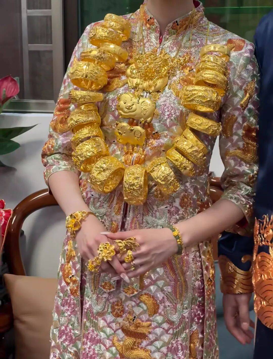 潮汕老板卖0.1克黄金<strong></p>
<p>比特币价格走势图</strong>,今年已进账62亿