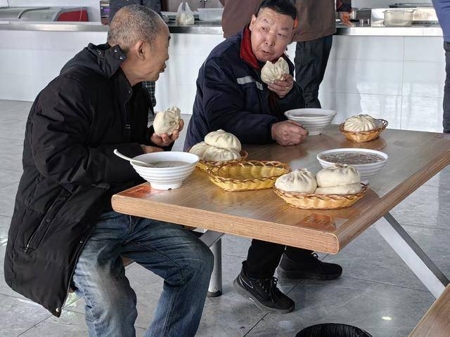 因为包子太好吃<strong></p>
<p>比特币怎么玩</strong>,河南这家物流企业出圈了!