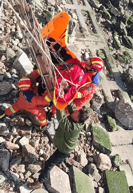 -11℃!大连一公园附近<strong></p>
<p>2010年比特币价格</strong>,有人发现海面上漂着一个红衣女子……