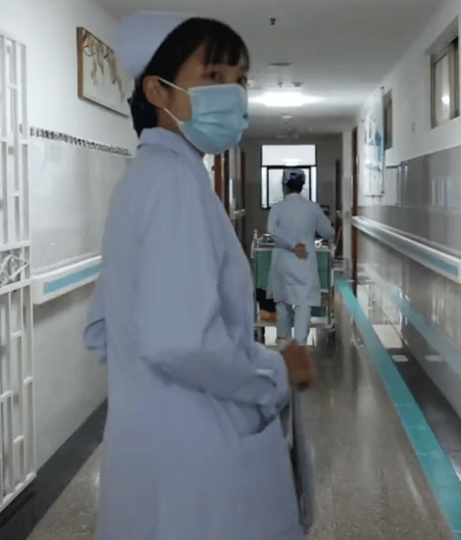 张水华辞职后携老公直播秀恩爱<strong></p>
<p>比特币在哪里买卖交易</strong>，称白岩松是自己恩人