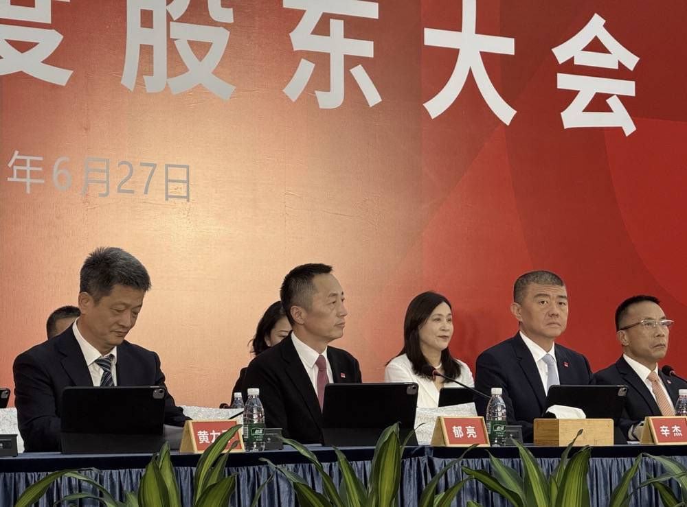 万科再无郁亮：率先喊出“活下去”的人，先行离场