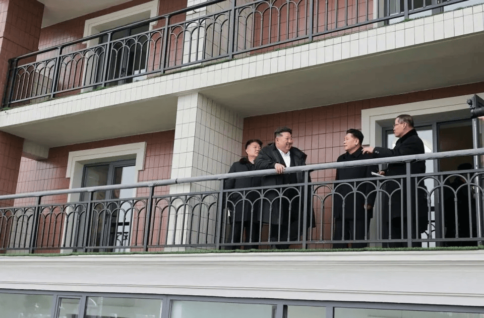 朝鲜“万套住宅”震撼亮相<strong></p>
<p>比特币的行情价格</strong>，金正恩莅临现场指导感叹：潮流之作