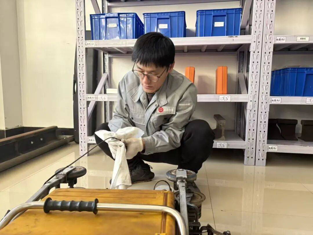 【班组基因 沈阳力量】沈阳地铁“钢轨神探”有一双“火眼金睛”<strong></p>
<p>比特币的行情价格</strong>！