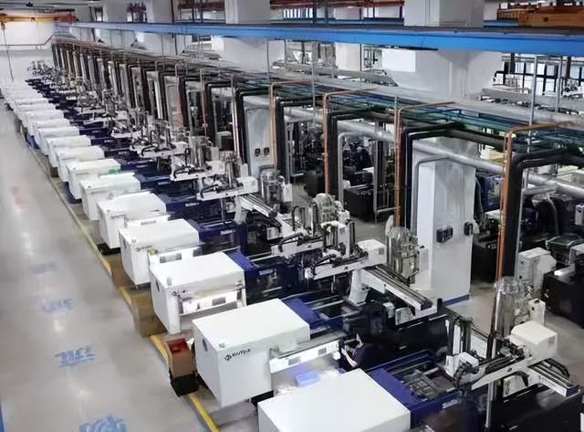 一边万人大厂停工<strong></p>
<p>比特币的行情价格</strong>，一边出口订单暴增：“潮玩之都”东莞，深陷冰火两重天