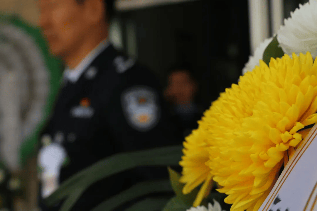 尹宏伟同志值班期间突发疾病不幸逝世<strong></p>
<p>比特币暴涨</strong>,内蒙古自治区公安厅、通辽市公安局沉痛哀悼